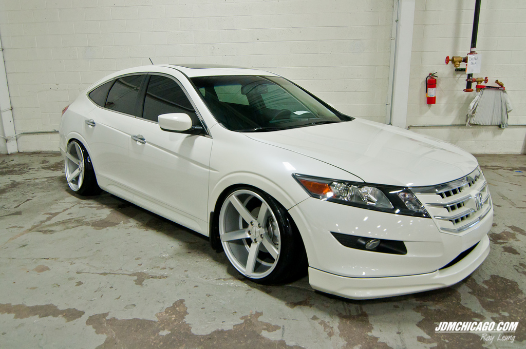 Honda Crosstour stance